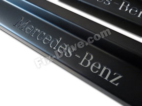 Накладки на пороги с подсветкой Mercedes-Benz S-Class w140 лонг черные