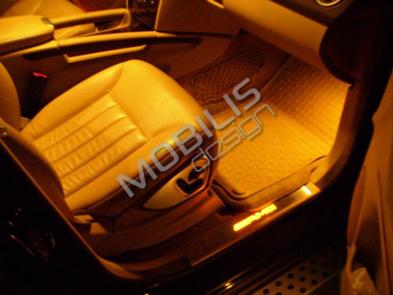 Накладки на пороги с подсветкой Mercedes-Benz M-Class w164 рестайл AMG