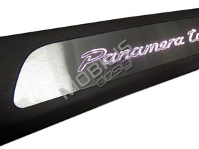 Накладки на пороги с подсветкой Porsche Panamera 970